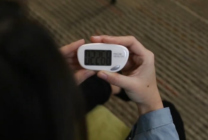 How does a pedometer help people reach their fitness goals